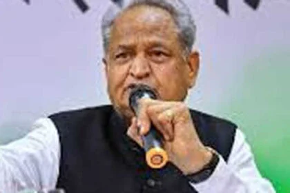 रावण बना रहे कारीगरों की सरकार को करनी चाहिए आर्थिक मदद-गहलोत