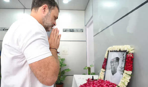 राहुल ने सीताराम केसरी को पुण्यतिथि पर किया नमन