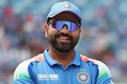 वनडे रैंकिंग में पहली बार नंबर एक बल्लेबाज बने रोहित शर्मा