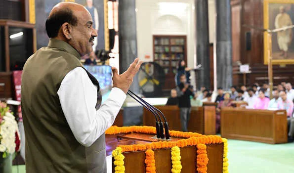 सरदार पटेल ने भारत की राजनीतिक एकता और प्रशासनिक दृढ़ता की नींव रखी थी : बिरला