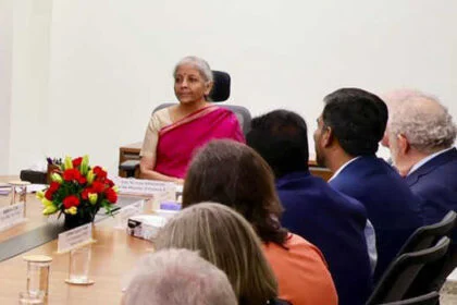 सीतारमण ने भारत आये अमेरिकी संस्थानों के प्रतिनिधिमंडल के साथ की बैठक