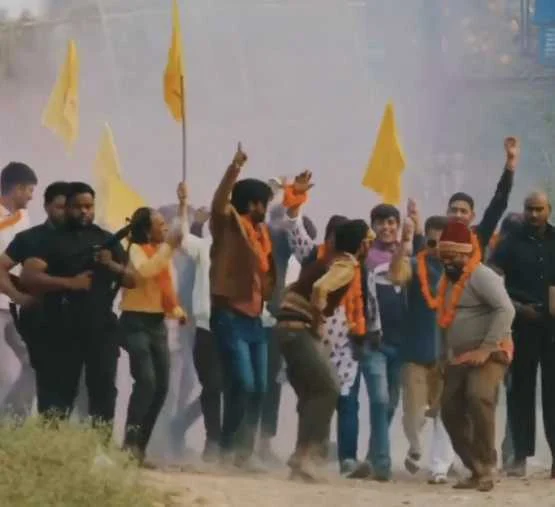 बिहार चुनाव में राजग की ऐतिहासिक जीत पर भाजपा में जश्न, पदाधिकारियों ने बांटी मिठाई