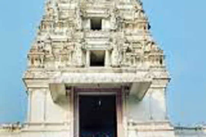 श्रीकाकुलम मंदिर में भगदड़ से 10 श्रद्धालुओं की मौत, 20 घायल