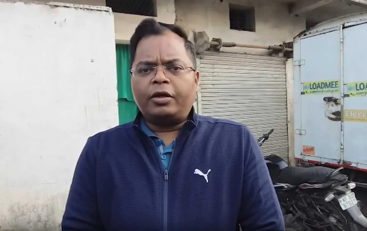 इंदौर में सुरक्षित पेयजल को लेकर प्रशासन सतर्क, कलेक्टर शिवम वर्मा ने भगीरथपुरा का किया निरीक्षण