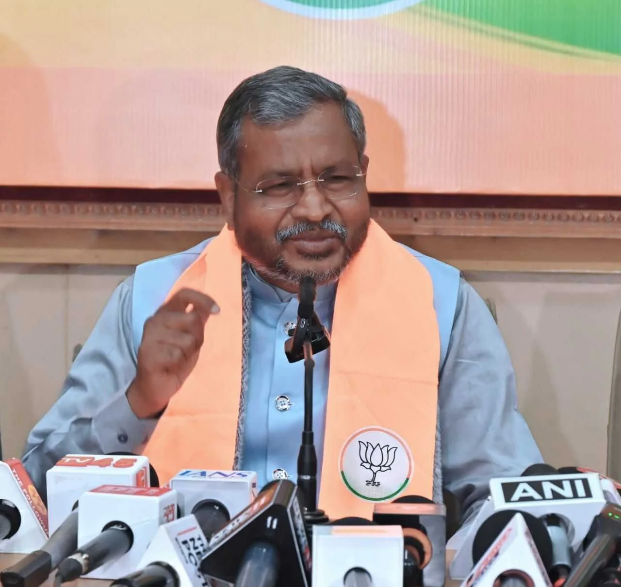 निकाय चुनाव अद्यतन मतदाता सूची से कराए जाएं: बाबूलाल मरांडी