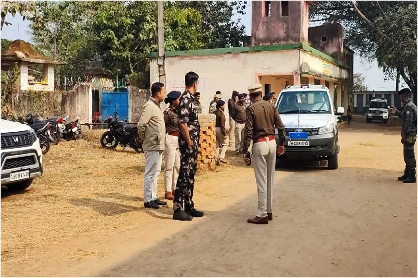 गिरिडीह: हरलाडीह दुष्कर्म मामले की जांच तेज, DIG अंजनी कुमार ने लिया जायजा, त्वरित कार्रवाई का आदेश