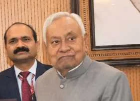 नीतीश ने छत्तीसगढ़ में रियल इस्पात एंड स्टील संयंत्र में हुये ब्लास्ट में बिहार के  मृतकों के परिजनों को दो -दो लाख रूपये  अनुग्रह अनुदान देने का दिया निर्देश