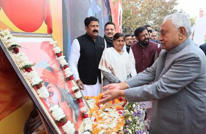 राष्ट्रीय स्वाभिमान दिवस के अवसर पर आयोजित महाराणा प्रताप की पुण्यतिथि कार्यक्रम में शामिल हुये नीतीश कुमार