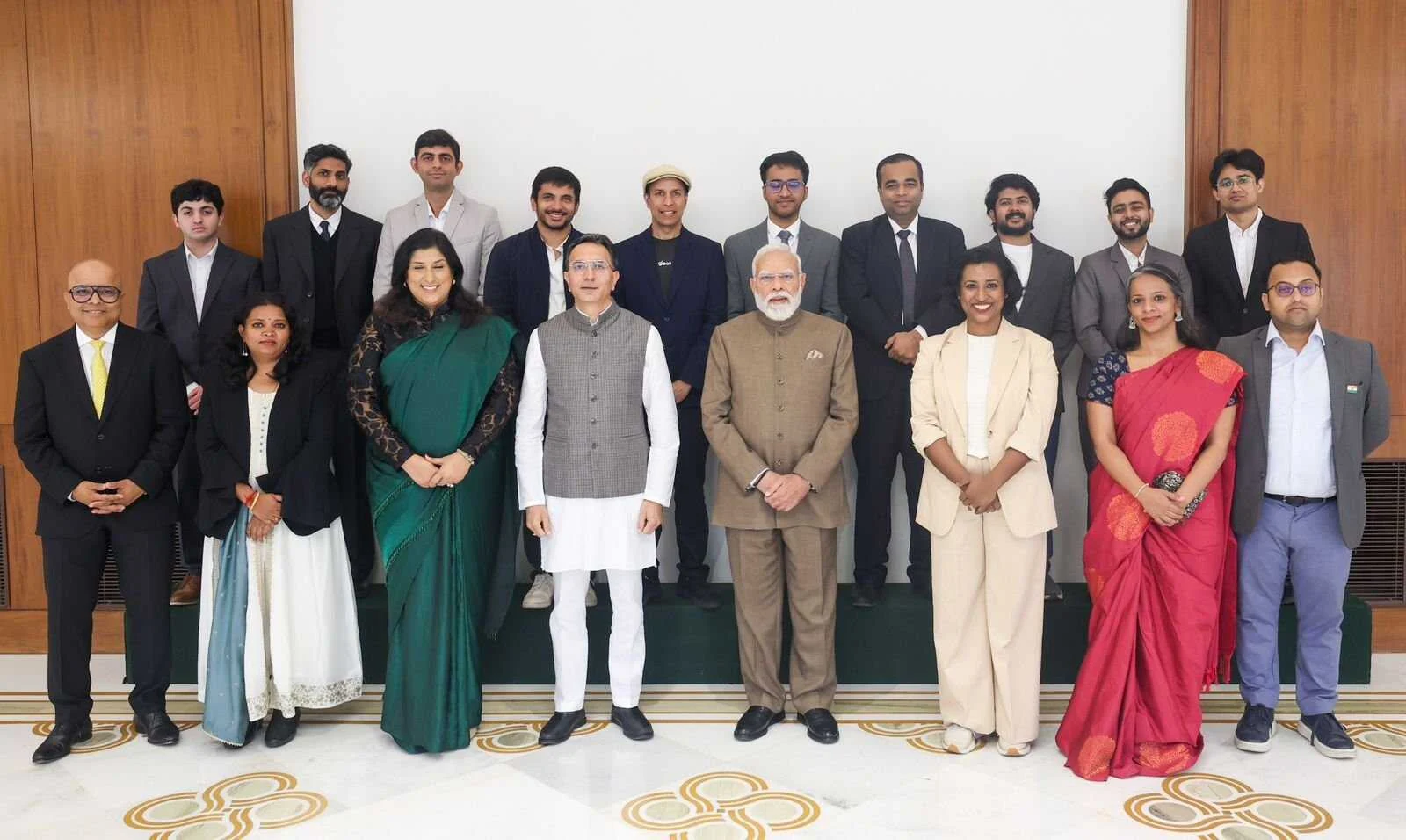 सेवा तीर्थ में प्रधानमंत्री मोदी की एआई और डीपटेक स्टार्टअप प्रमुखों के साथ गोलमेज चर्चा