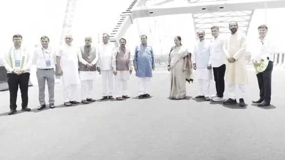 हाईवे का निरीक्षण कर गडकरी बोले